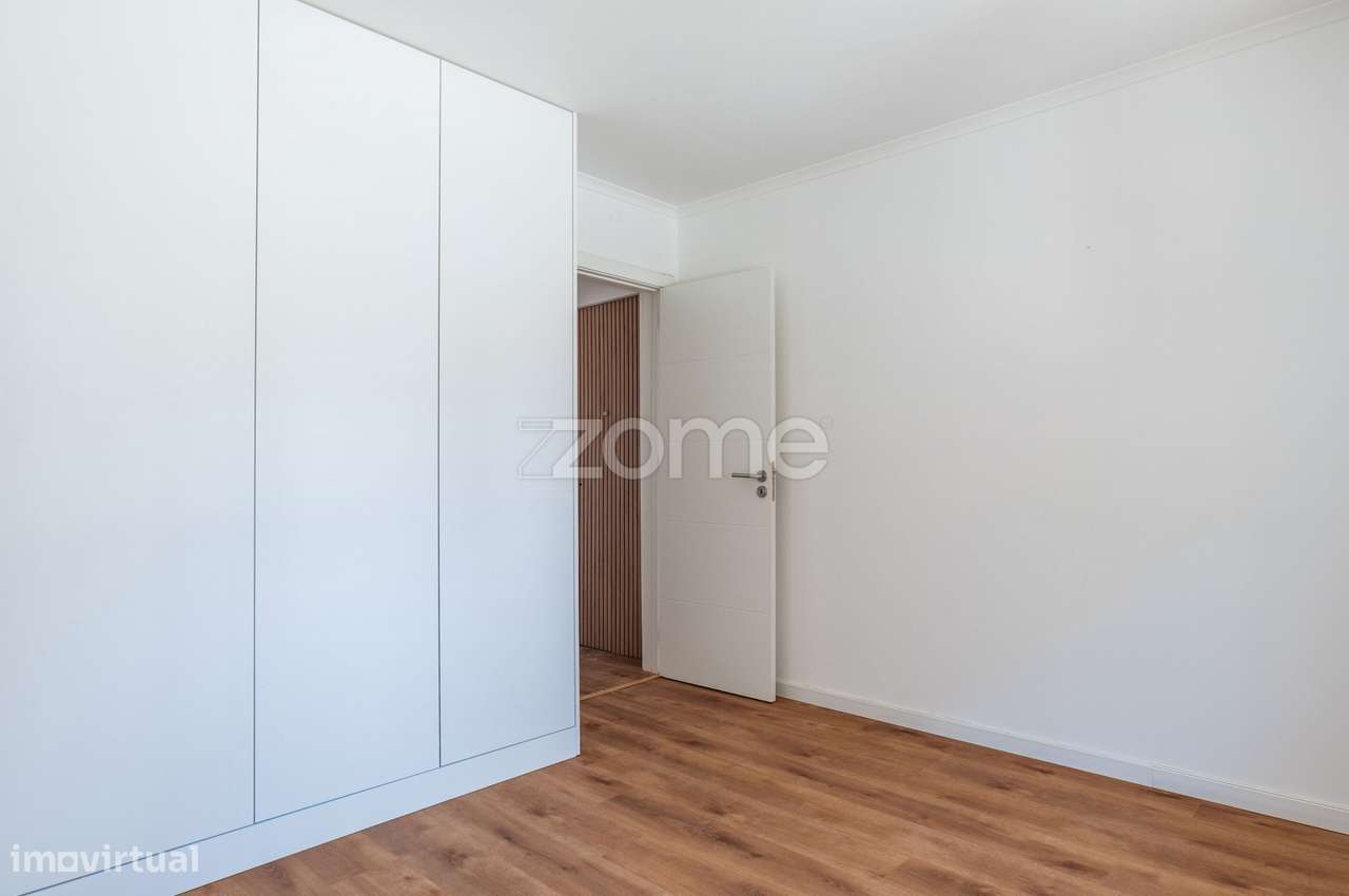 Apartamento T1+1 Baixa da Banheira-23