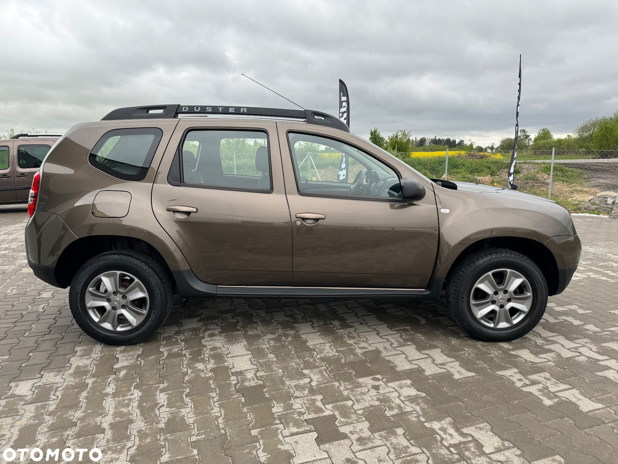 Dacia Duster 1.6 SCe Laureate S&S - 7