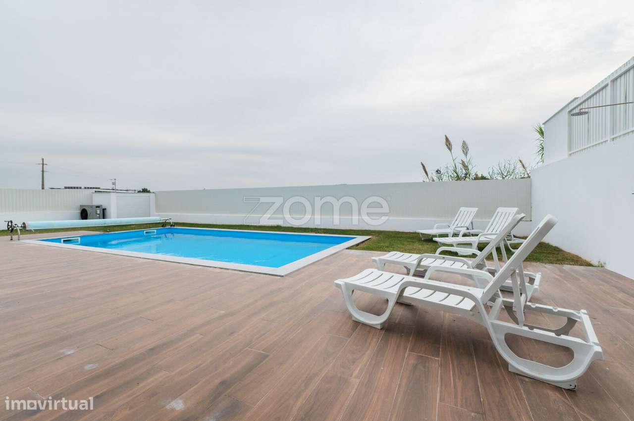 Moradia T4 com psicina-34