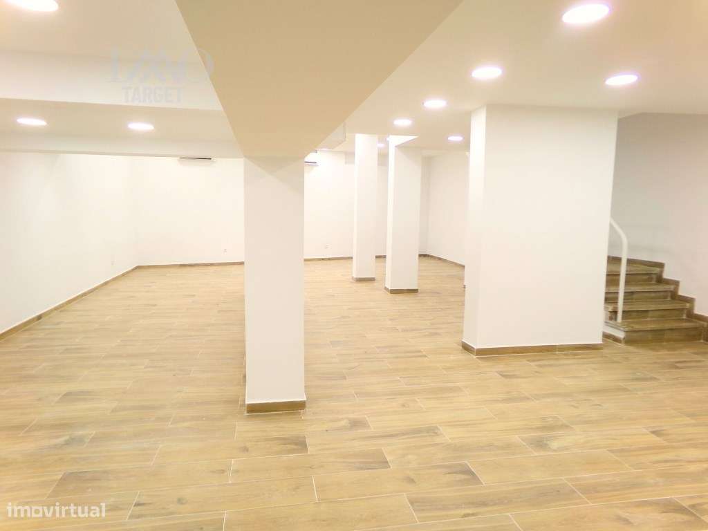 Loja com Rendimento - Areeiro - Rentabilidade de 8.5%-0