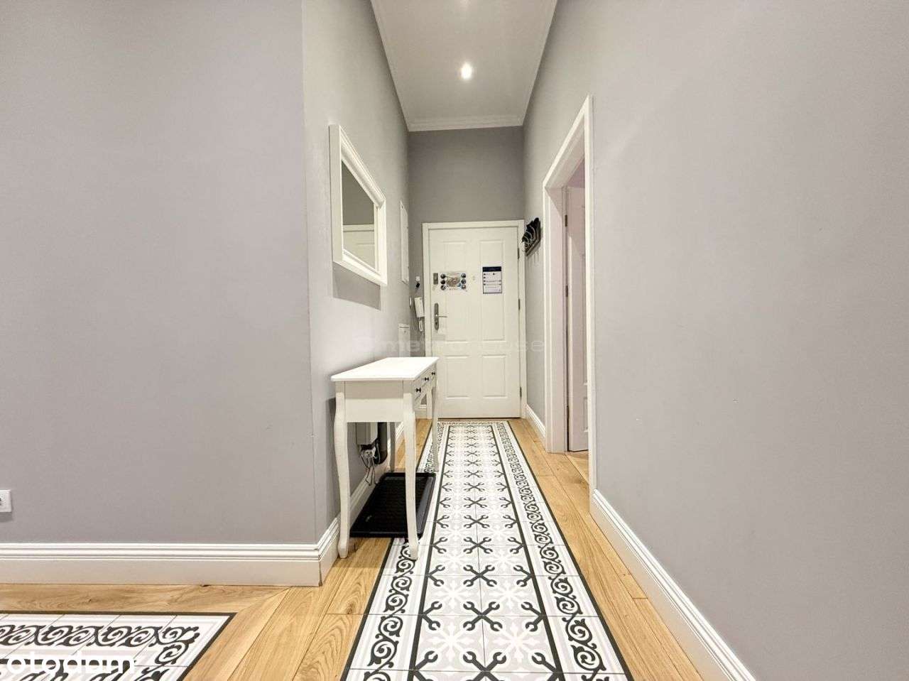 Wyjątkowy apartament w sercu toruńskiej starówki!-12