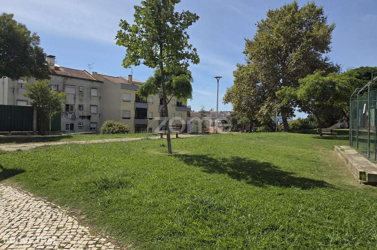 Garagem Ampla de 46m2 com Luz natural- Arrentela - Grande imagem: 5/6