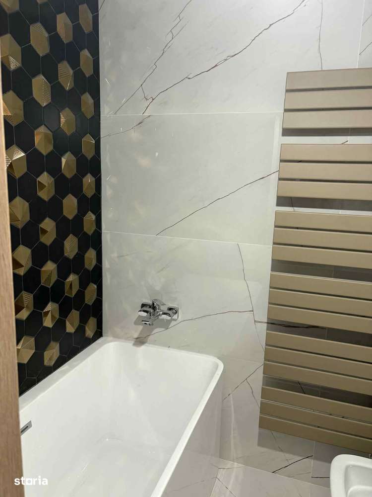 Apartament de 3 camere zona Calea Bucuresti(Liceul de Informatica),-1