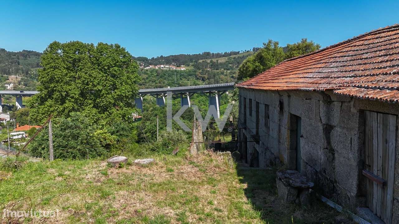 Casa com terreno para recuperar em Amarante - Grande imagem: 4/22