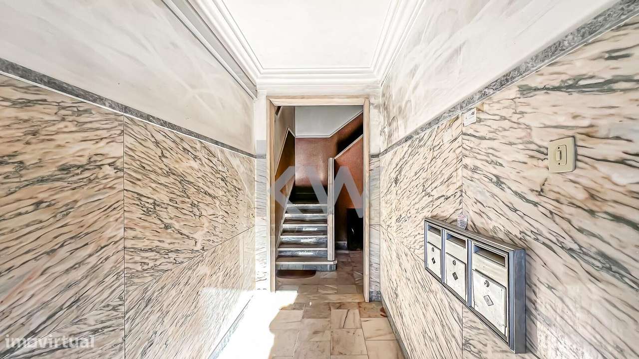 Prédio Urbano em Camarate – Excelente Oportunidade Investimento | Elev - Grande imagem: 3/31