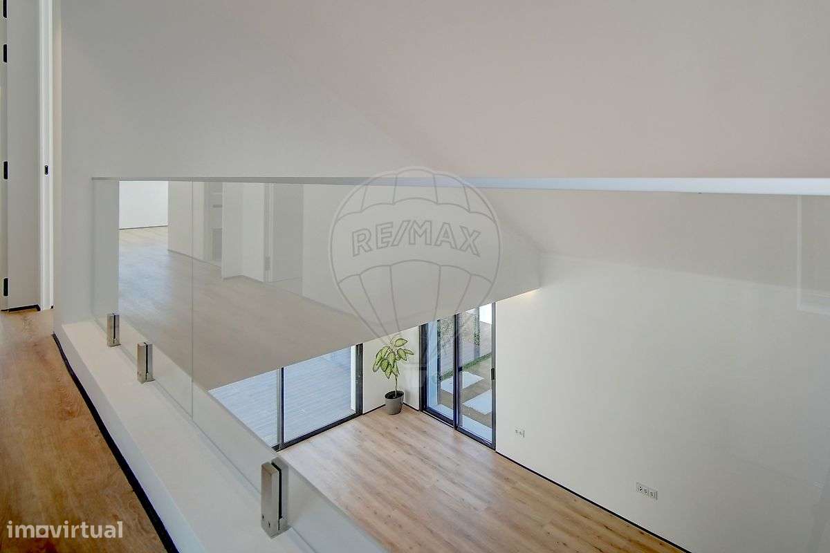 Moradia T5 para venda-18