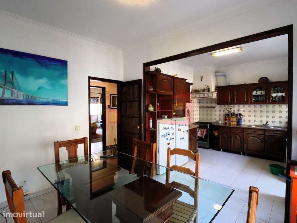 MORADIA T4 COM GARAGEM E TERRAÇO - MONTIJO-13