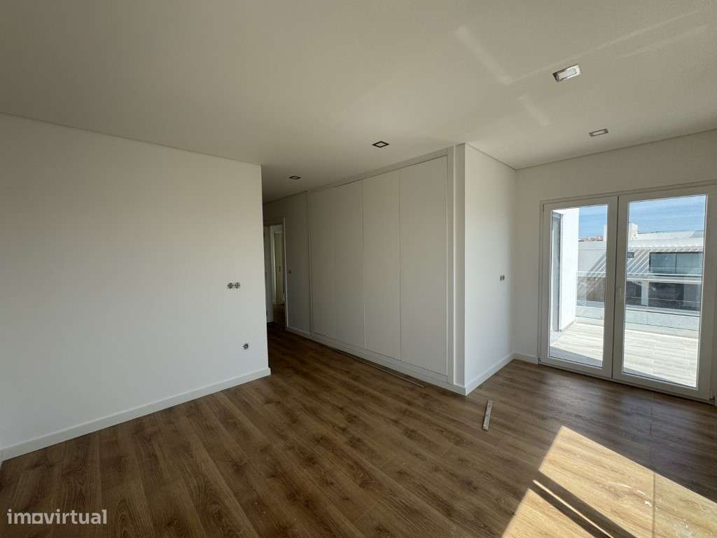 Moradia V3 em São João da Talha.-12