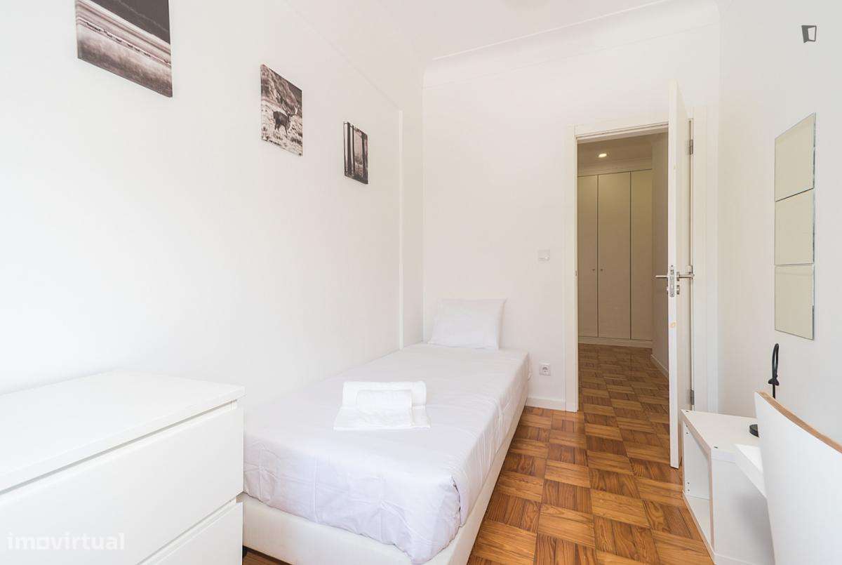 Quarto - localizado em Sete Rios Lisbon - Grande imagem: 5/10