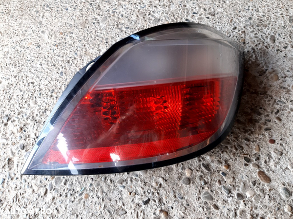 Lampa dreapta spate Opel Astra H hatchback fabr. - 2014 - 1