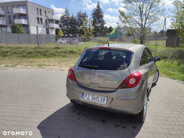 Opel Corsa 1.4 16V Satellite - 10