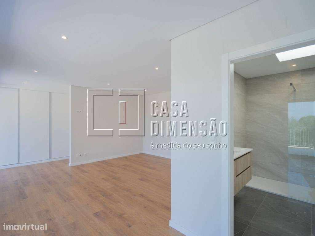 Moradia de Arquitectura Moderna de tipologia T3+1 em Oeiras com Pis...-35