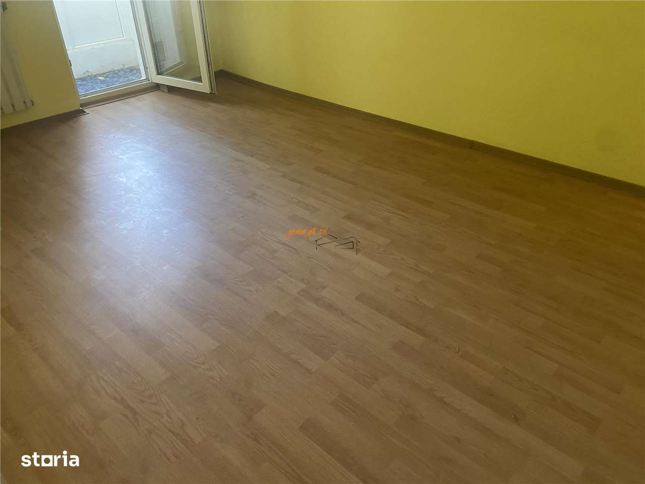 Apartament 4 camere , zona cartier Sud , et 1 , 60 mp , liber-0