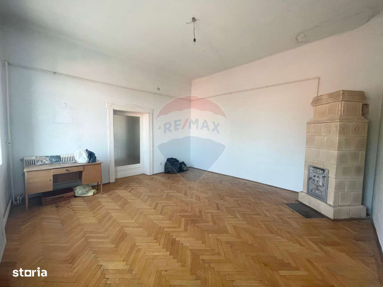 Casă cu 3 camere de vânzare în zona centrala comison 0% - Imagine principală: 5/20