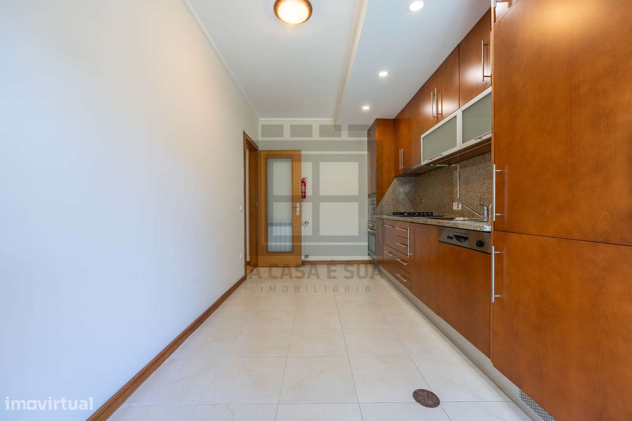 Apartamento T2 na urbanização dos Passionistas, S. M. Feira-2