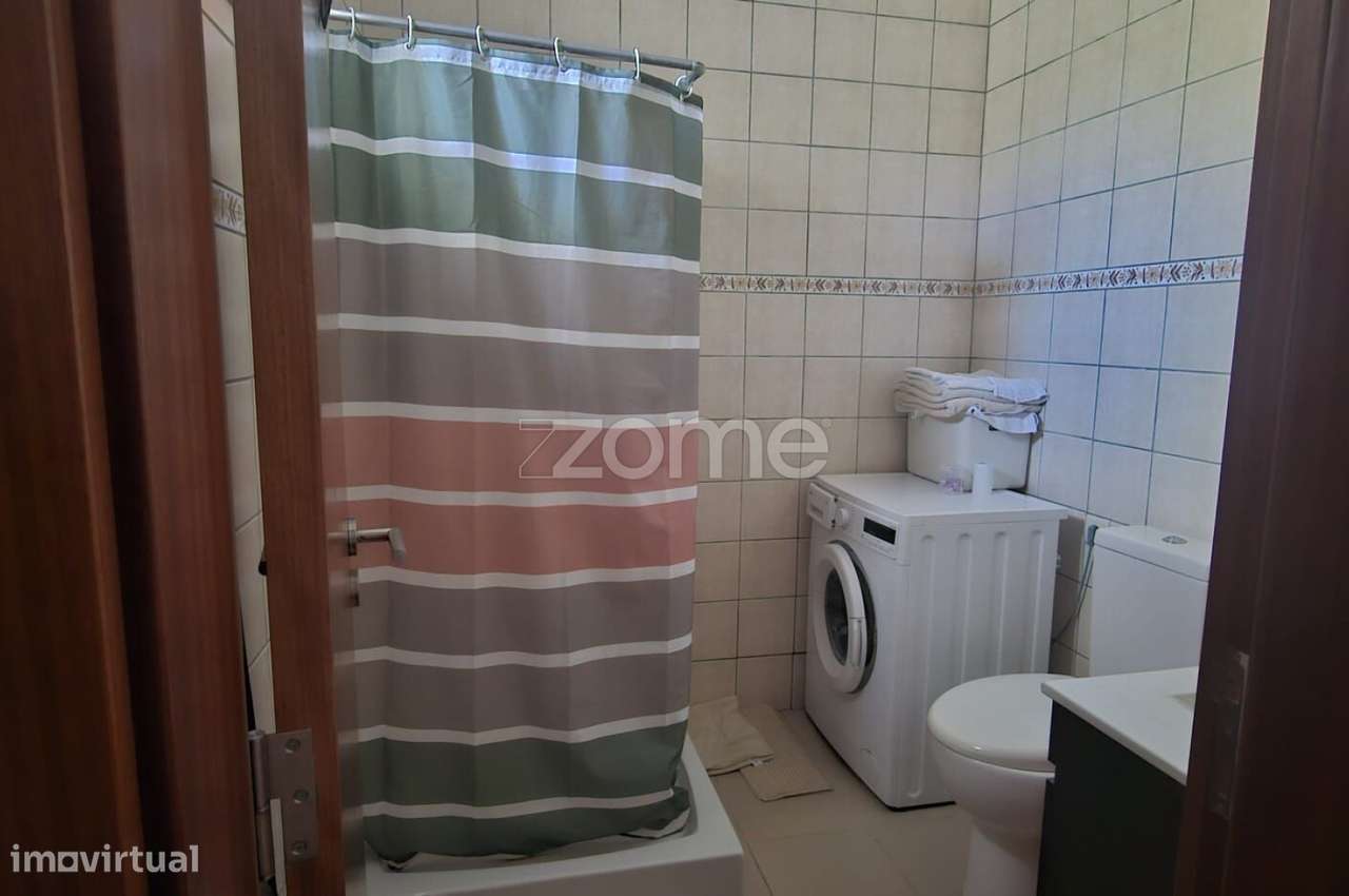 Moradia T2+1 com garagem e jardim | Vila Verde, Alijó-13