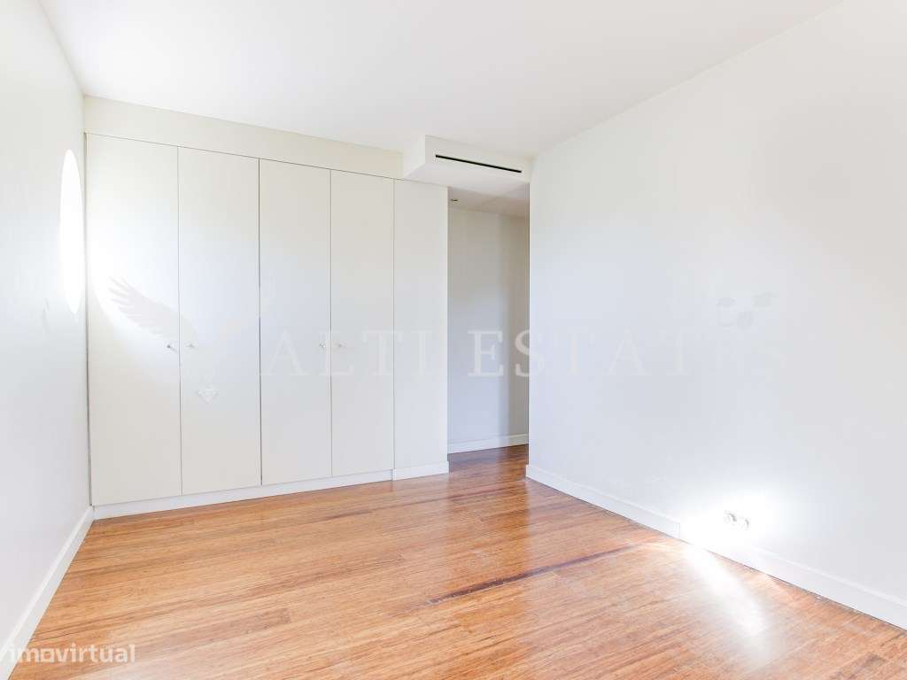 Moradia Única T4 + 1 Quinta da Marinha-22