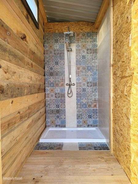 Refúgio Off-Grid 2.5ha com Ribeira e Autocaravana e solar - Grande imagem: 4/12