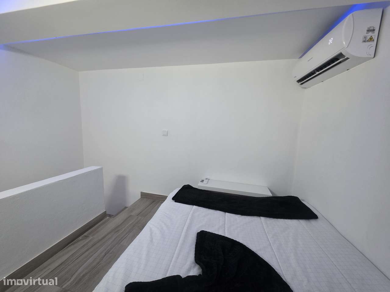 Moradia T1 + 1 com 2 terraços perto do Mar e Marina-7