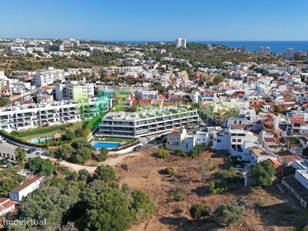 Apartamento T2 com Terraço Privativo, Piscina e Garagem Box em Alvo...-28