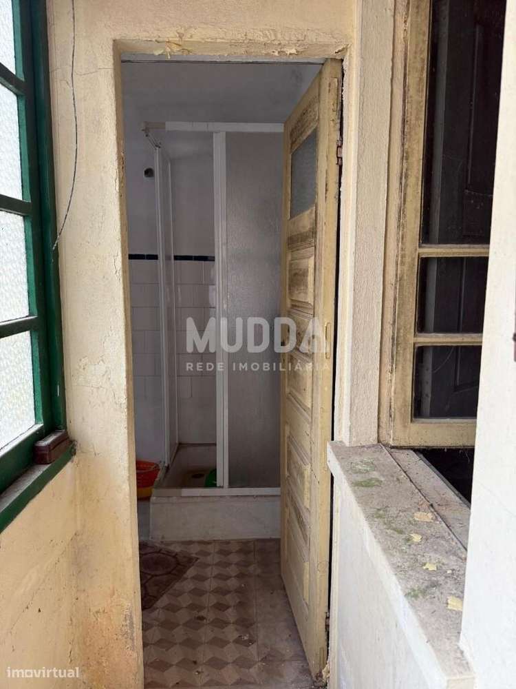 Moradia para renovar no Furadouro - Grande imagem: 4/17