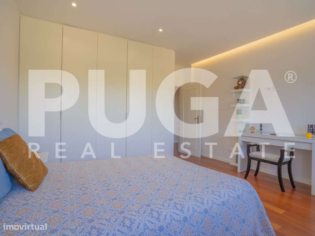 Apartamento de Prestígio na Praça Velásquez - Porto-7