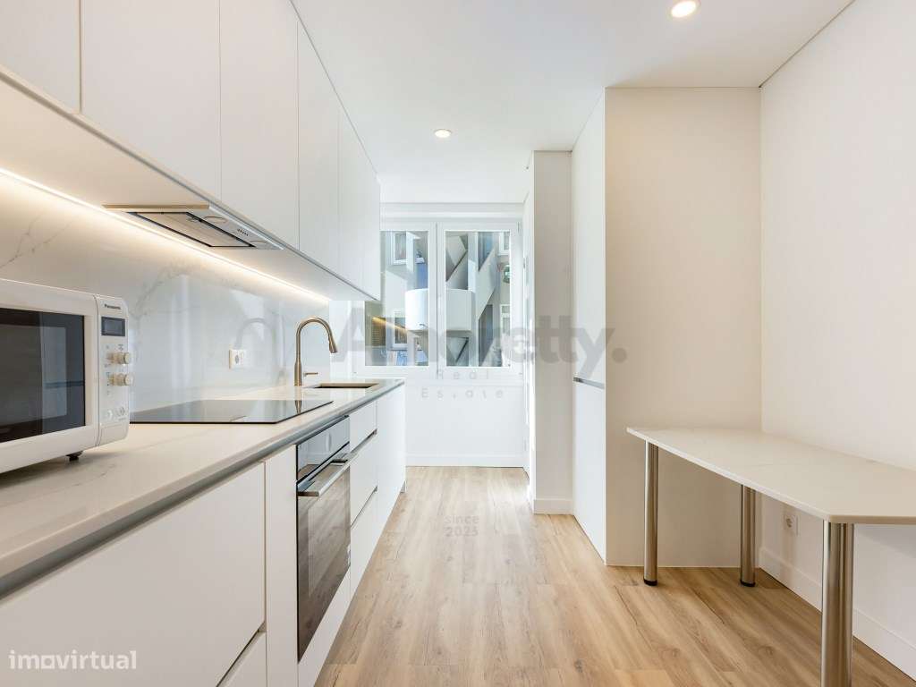 T4 Remodelado com Terraço em Pleno Coração de Arroios-20