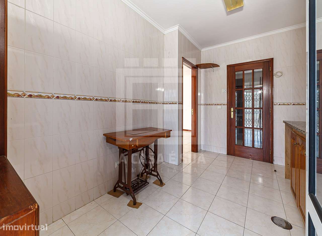 Apartamento T2 c/terraço 64m2+ 2 lug garagem+arrumos ATotal 197m2-5