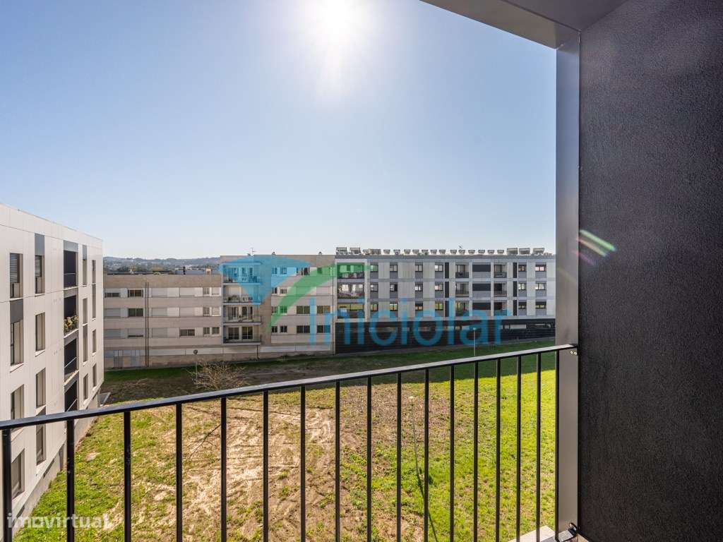 T1 Novo| Gueifães| Varanda| G. Fechada - Grande imagem: 4/12