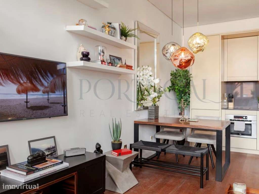 Refúgio de Design e Luz na Praça Dom Luís I - Onde o Rio encontra a...-12