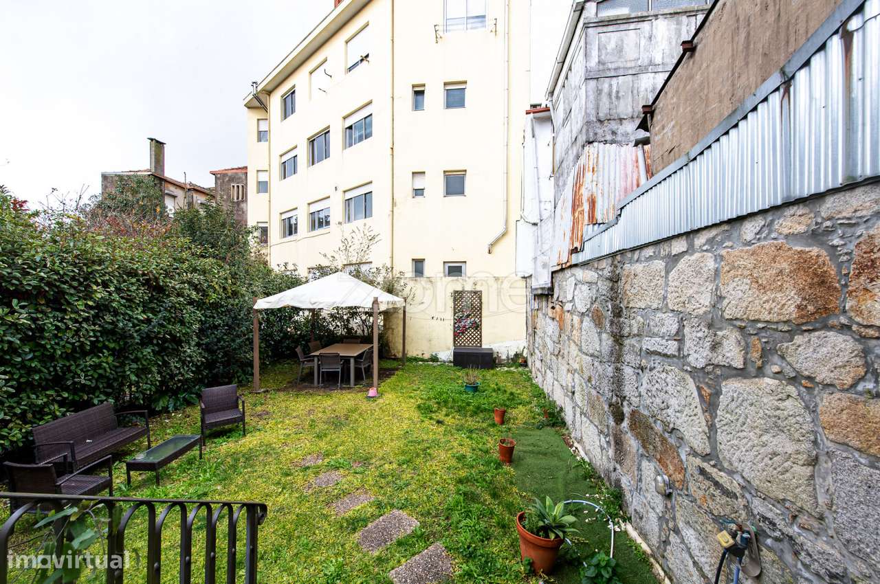 T1 1 Com Jardim E Licenca Al Excelente Oportunidade No Porto