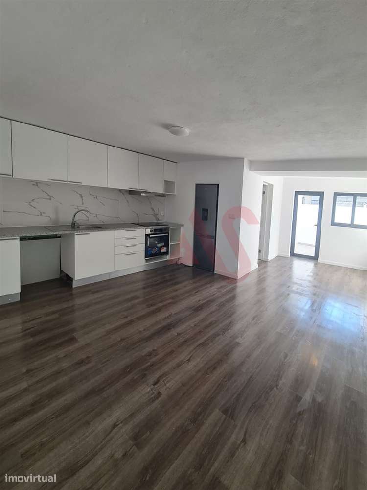 2 Casas pelo Preço de uma ? Moradia Bi-Familiar | T2 + T4 Dúplex com V - Grande imagem: 2/10