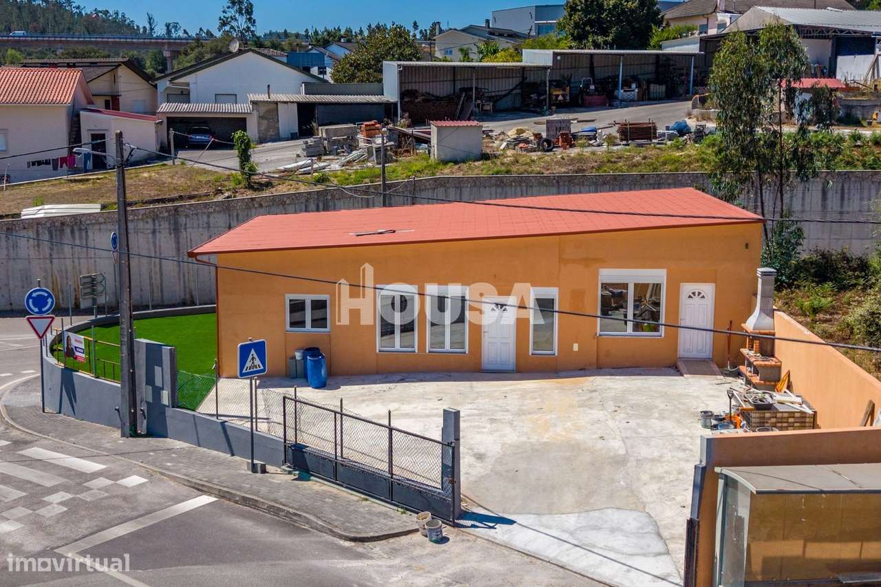 Moradia T3 Renovada | Azoia – Leiria-36