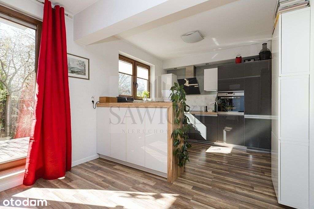 Narożny segment z bardzo ładnym ogrodem, garaż.-2