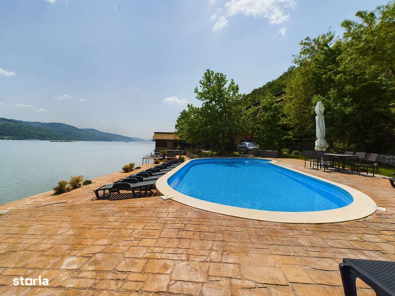 Pensiune de Lux pe Malul Dunării în Dubova - Imagine principală: 4/20