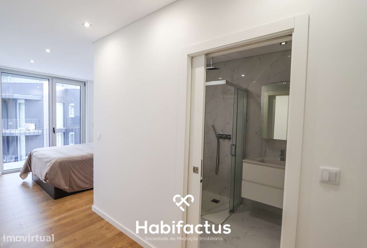 Apartamento T3+2 com Varandas e Terraço em Viseu-17