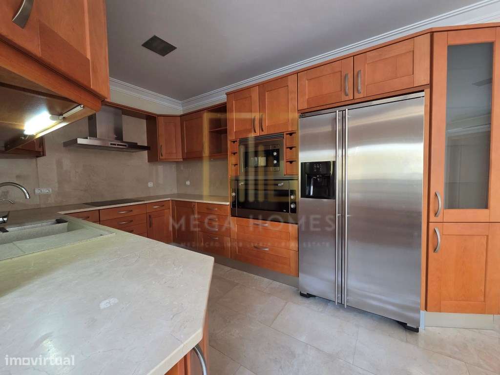 Moradia T5 com piscina + Apartamento T3, em centro de Lagoa (Algarve)-19