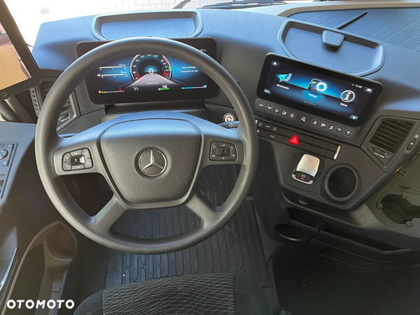 Mercedes-Benz Actros - 8