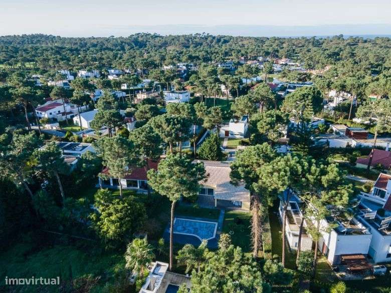 Moradia Independente T4 na Herdade da Aroeira com piscina, garagem a 2-22