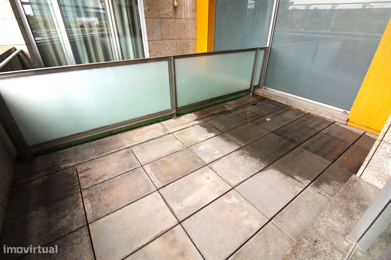 Apartamento T2 com Terraço – Zona do Fórum Viseu-7