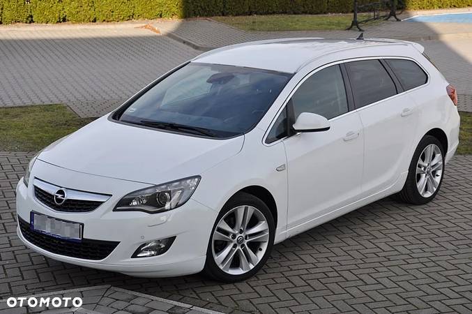 Opel Astra 2.0 CDTI DPF Cosmo - 1