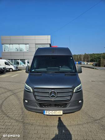 Mercedes-Benz Sprinter 319 - 2