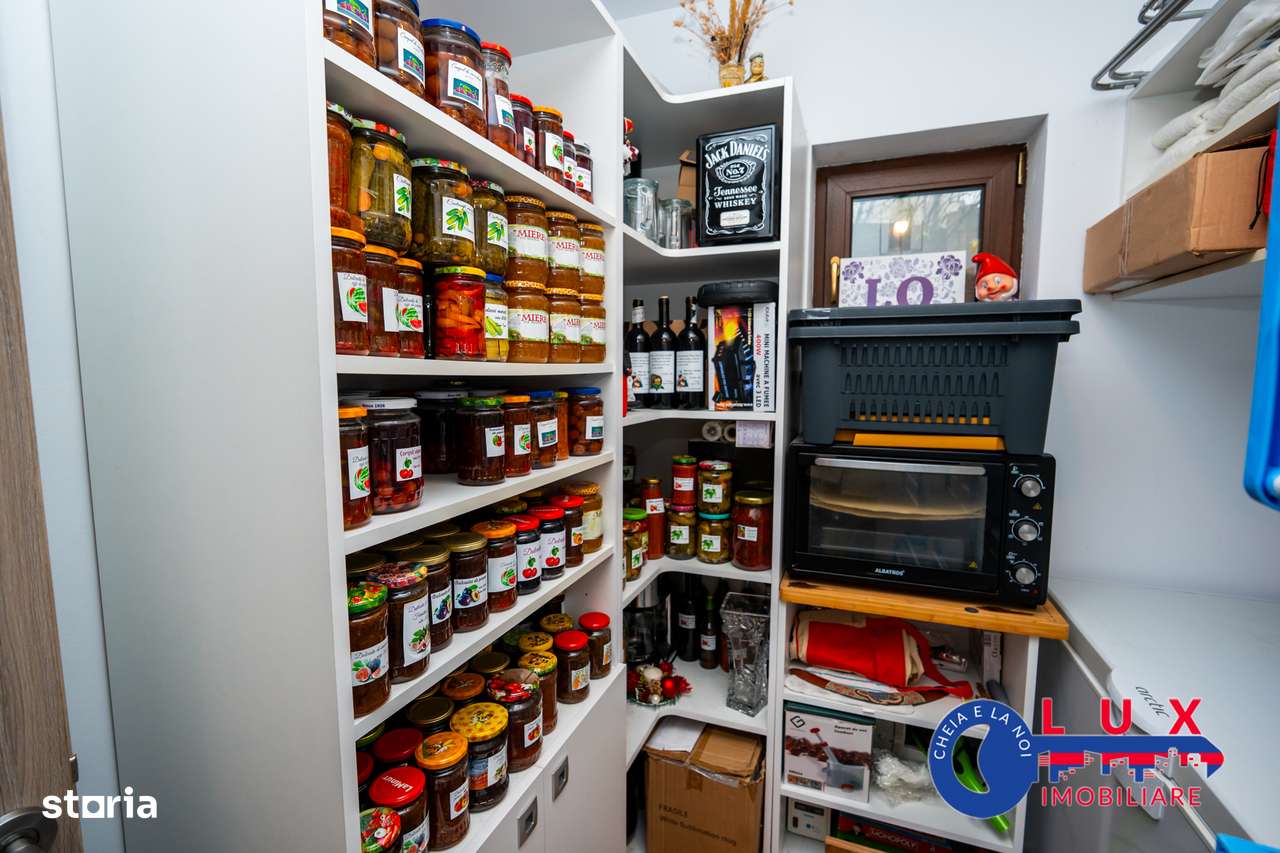 ID 6737 EXCLUSIVITATE - DE VÂNZARE - Vilă P+E+M-7