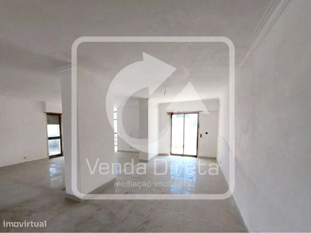 Apartamento T5 Duplex com Terraços Amplos e Vista Desafogada | Mem ... - Grande imagem: 3/23