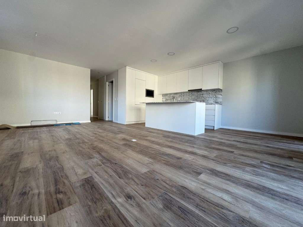 T3 com terraço ao Metro da Trindade - Grande imagem: 1/19