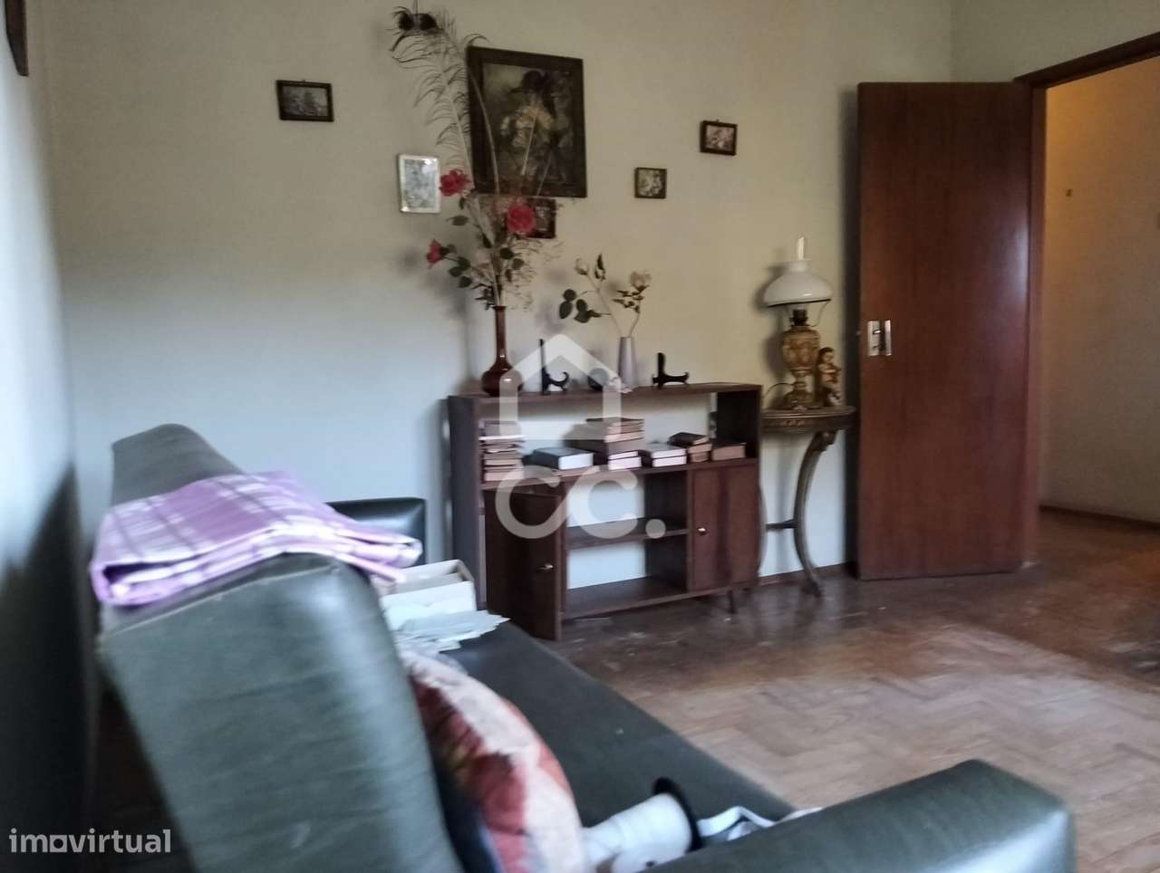 Moradia T5 inserida em lote de 376 m²-39