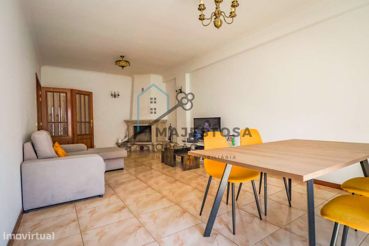 Apartamento T3 no Último Andar com Garagem — Gualtar (Braga)-1
