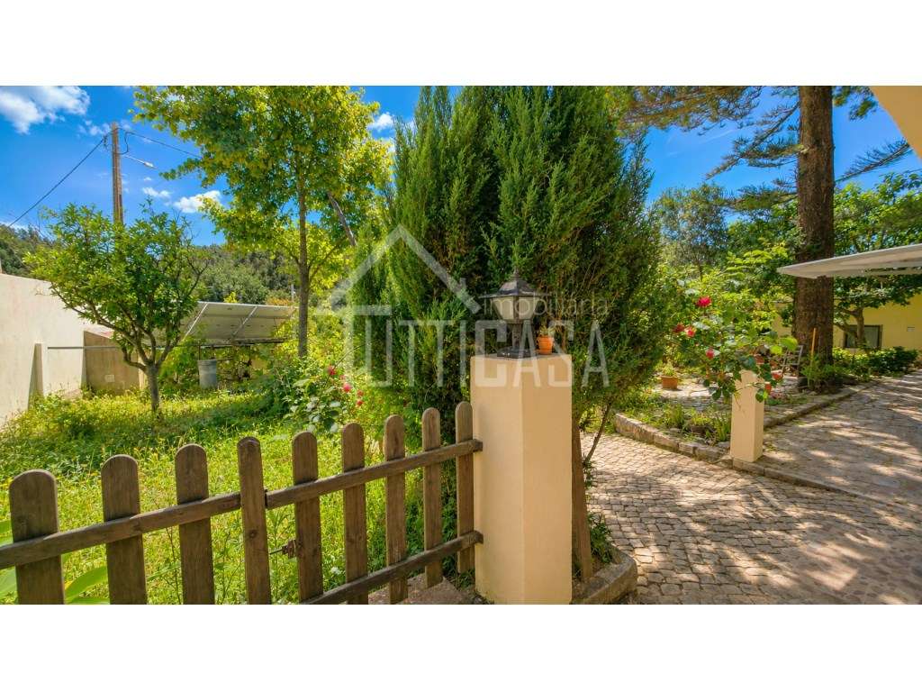 Moradia T2+2 com Jardim, Garagem e Total Privacidade-28