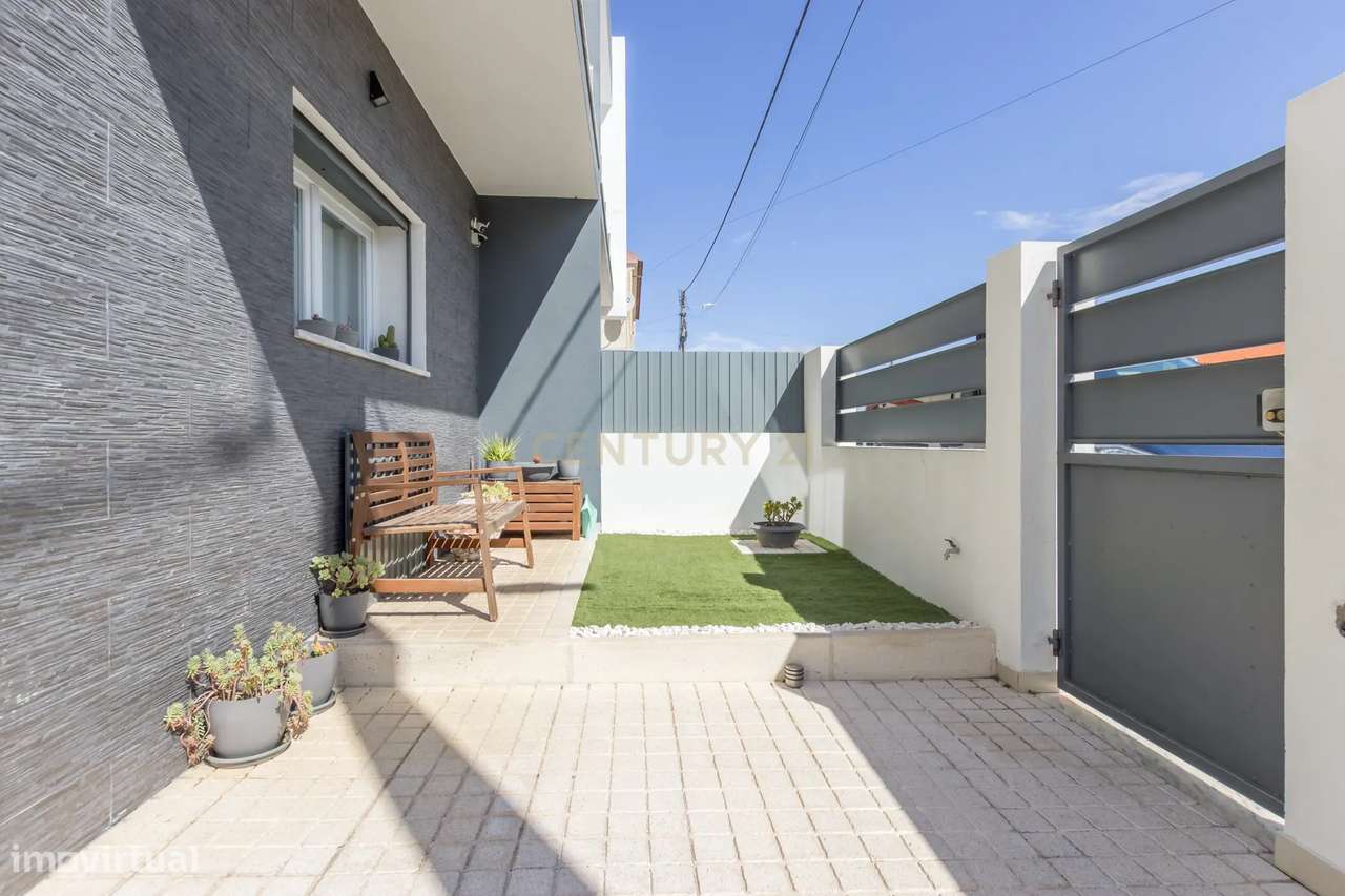 Moradia Geminada como Nova na Quinta do Conde-33