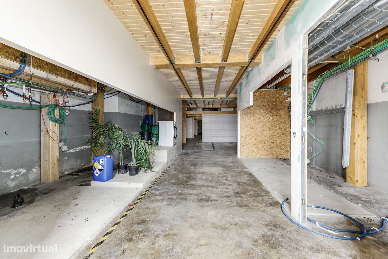 Espaço Comercial/Industrial Único em Localização Prime de Lisboa - Per - Grande imagem: 3/41